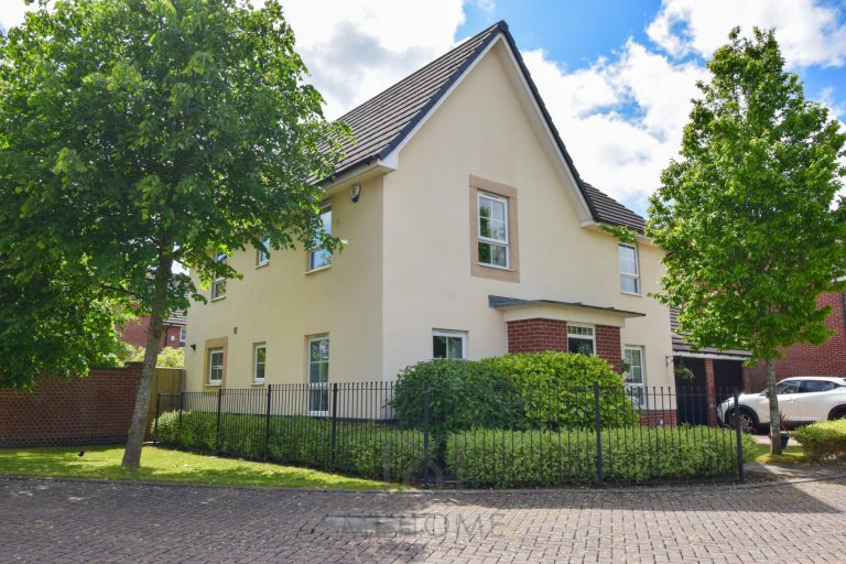Texan Close, Warton
