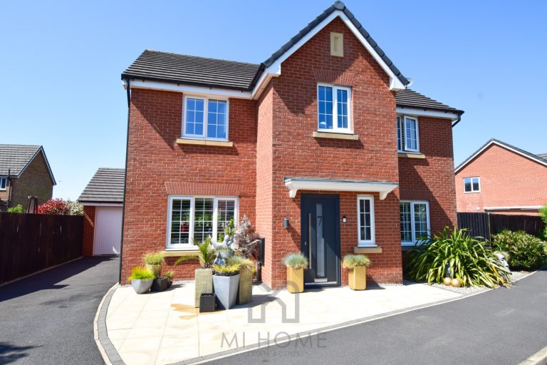 Goldfinch Drive, Clifton