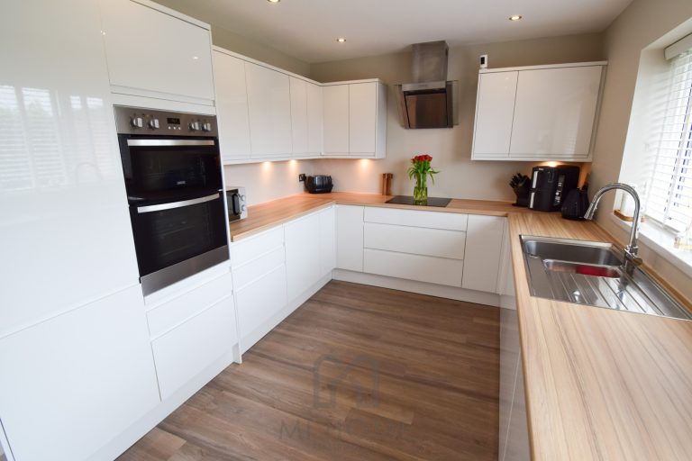 Ansbro Avenue, Freckleton