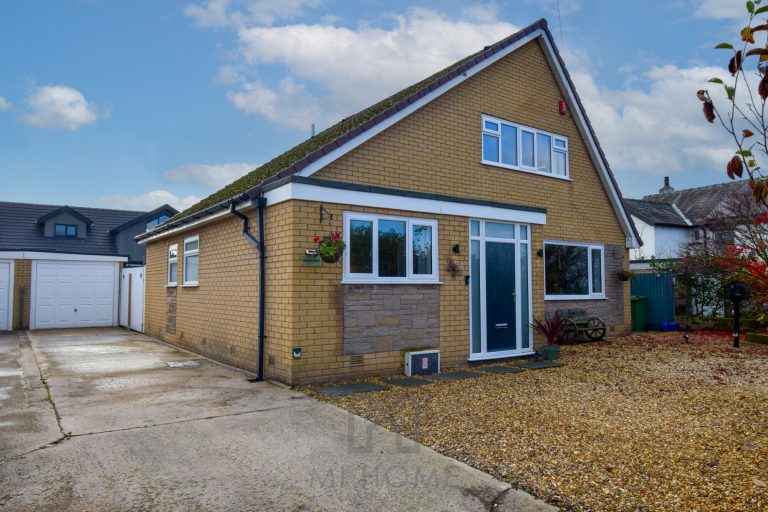 Kirkham Road, Treales Village