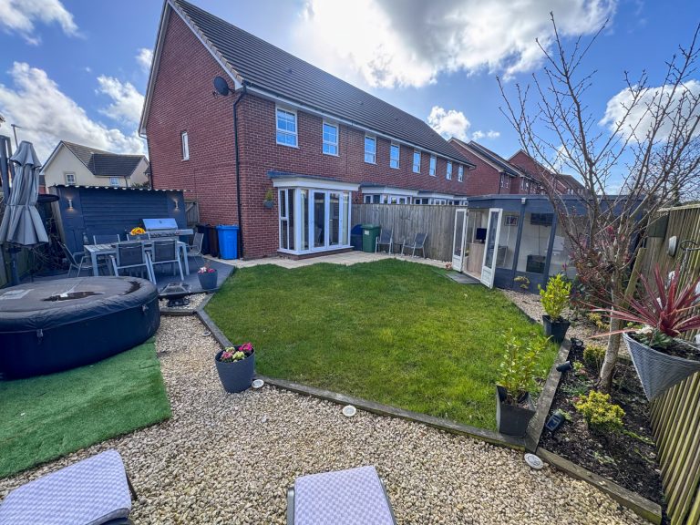 Grasshopper Drive, Warton