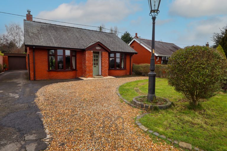 New Hey Lane, Newton