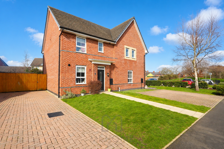 Texan Close, Warton