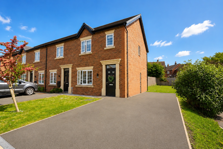 Greenfield Lane, Newton