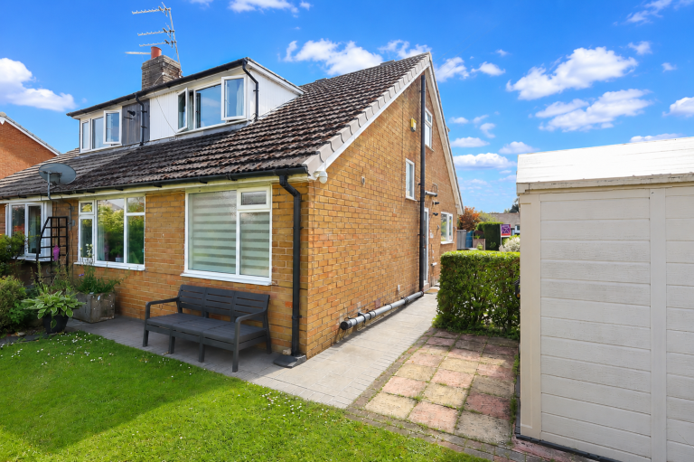 Tennyson Avenue, Warton