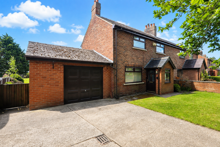 Medlar Lane, Greenhalgh
